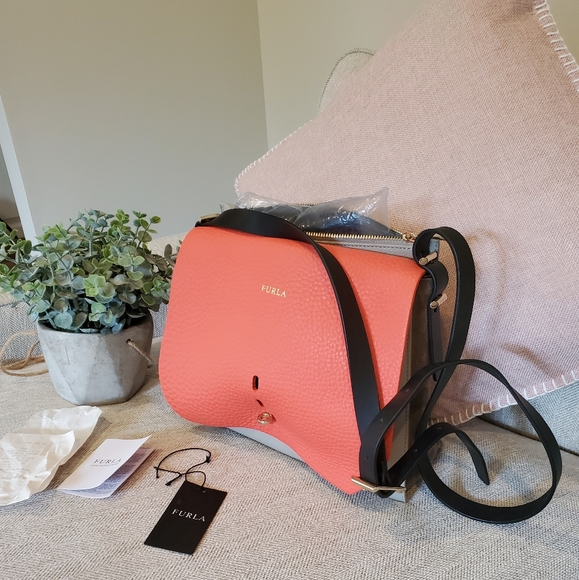 Brand new Furla leather purse - Picture 2 of 16